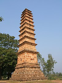 Pagoda Bình Sơn di Kuil Vĩnh Khánh, dinasti Trần, kota Tam Sơn, komune sungai Lô, provinsi Vĩnh Phúc.