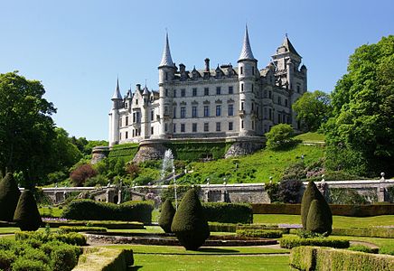 Dunrobin Castle, by Snowmanradio