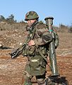 Soldat des „2e régiment étranger d'infanterie“ in der Uniform „Zentraleuropäisches Tarnmuster“ (Camouflage Europe centrale)