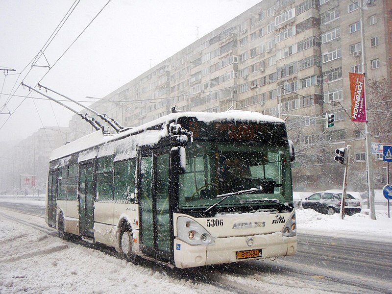 File:Bucharest Astra Citelis trolleybus 5306 during a snowstorm, 1-2016.jpg