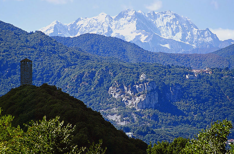 File:Torre del Buccione, Madonna del Sasso e il Monte Rosa in primavera da diapositiva.jpg