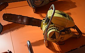 Chainsaw Pioneer 600 - 1958.jpg