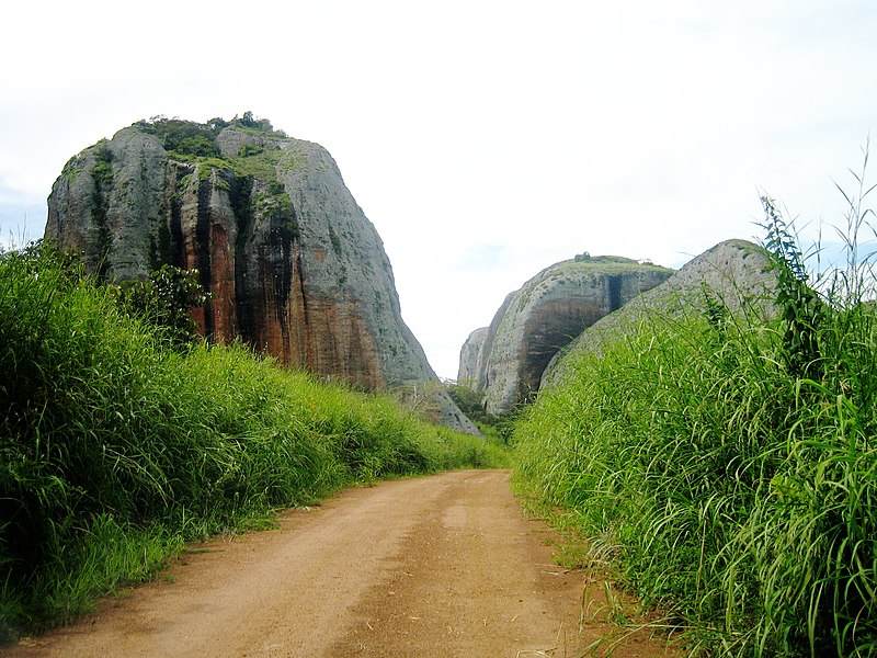 File:Pungo Andongo, Malange, Angola.JPG