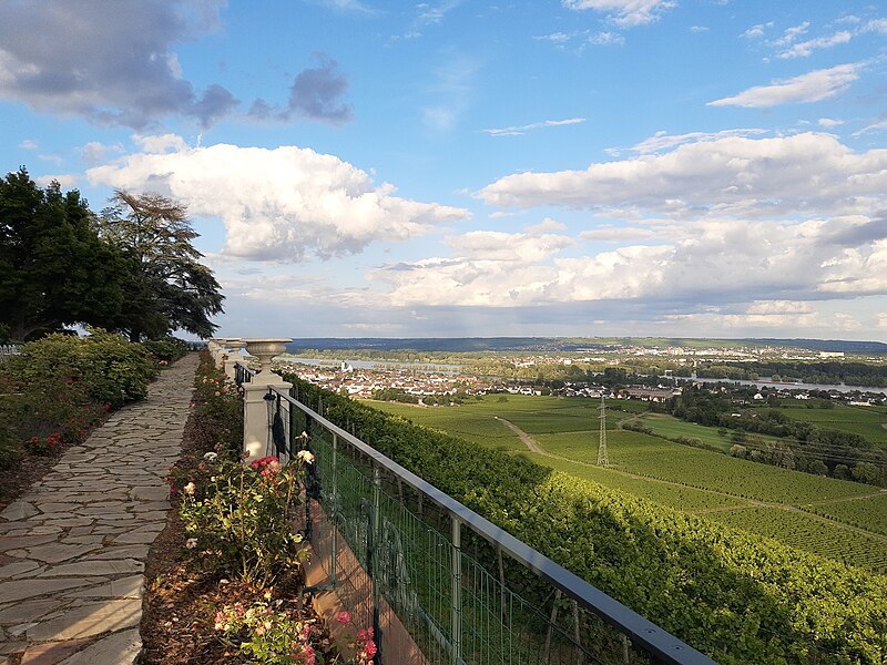 File:Schloss Johannisberg, view across garden to Rhine valley.jpg