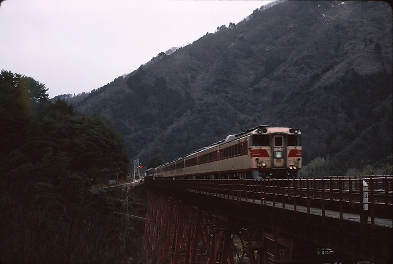 File:餘部鉄橋1979-04.jpg