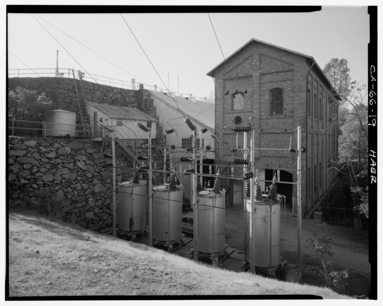 File:ALTERNATE VIEW OF PENSTOCK SHED, NORTH ELEVATION OF POWERHOUSE, TRANSFORMERS, AND HYDRAULIC PUMPHOUSE, INCLUDING HYDRAULIC OIL TANK - Folsom Powerhouse, Adjacent to American HAER CAL,34-FOLSO.V,2-19.tif