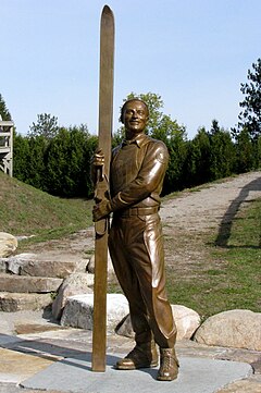 Art-Devlin-Statue in Lake Placid