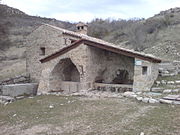 Four communal, fontaine et lavoir de Courchons (ce dernier offert par Boniface de Castellane).