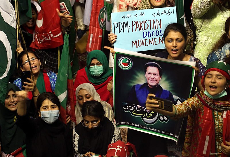 File:PTI protesters 2022.jpg