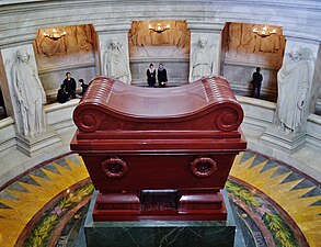 James Pradier, quatre victoires ailées du tombeau de Napoléon Ier (1861), Paris, hôtel des Invalides.