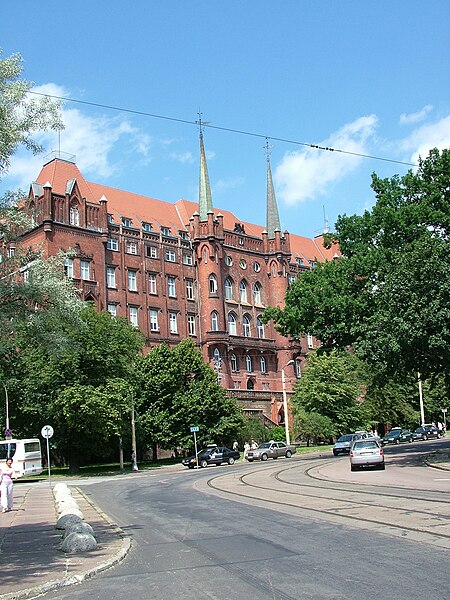 File:PolandSzczecinRedCityHall.JPG