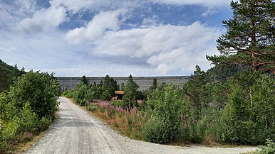 Blick auf den Süddamm von Osten aus dem Setesdal