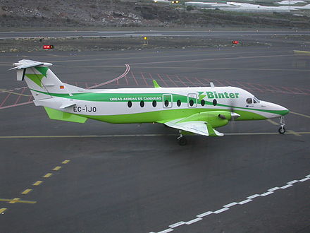 Avión de Binter Canrias en el aeropuerto de La Palma