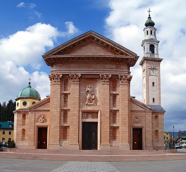 File:Duomo di San Matteo Asiago.jpg