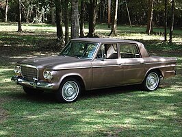 Studebaker Lark Regal vierdeurs sedan (1963)