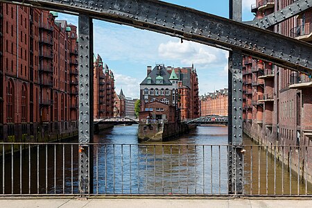 Wasserschloss in the Speicherstadt, Hamburg by XRay