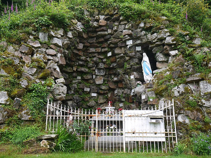 File:Saint-Calais-du-Désert 53 grotte de Lourdes.jpg