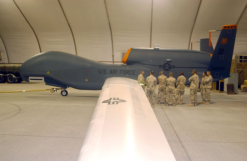 File:Maintaining the Global Hawk 2006-10-12.jpg