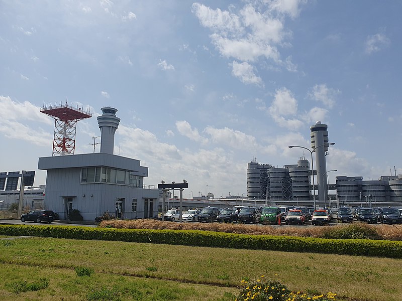 File:Landscapes of Haneda, shot from the free shuttle bus 9.jpg