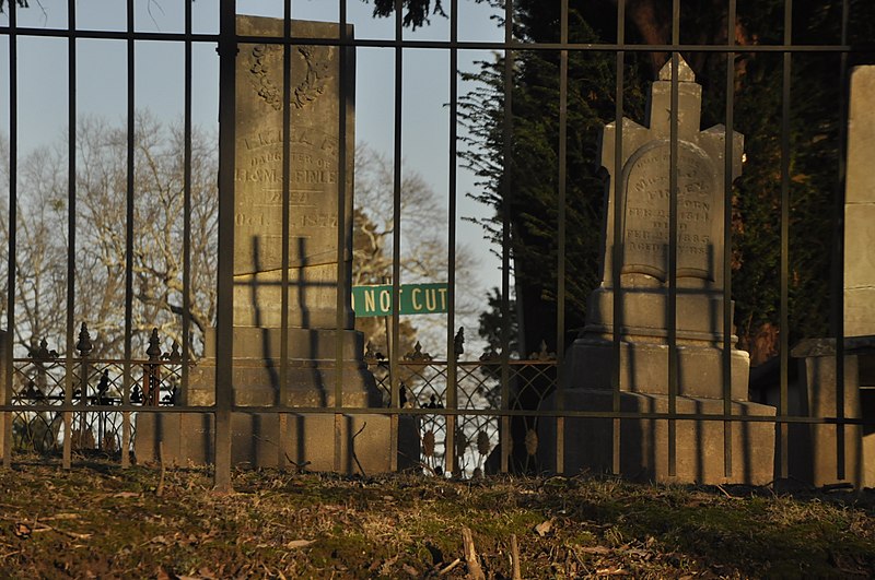 File:View through the fence of historic Hillcrest Cemetery.jpg