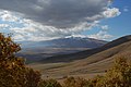 Die Aragats, soos gesien vanuit 'n heuwel naby Tjoetoer