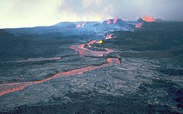 Lavafontein en lavastroom in maart 1984.