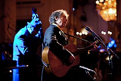 Bob Dylan sings “The Times They Are A-Changin’” in the East Room of the White House, 2010