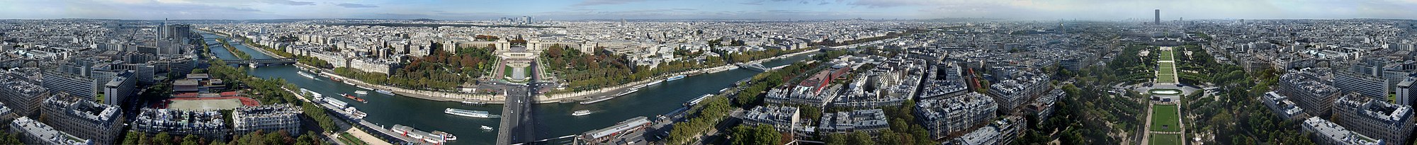 360°-Panorama van Parijs, gefotografeerd vanaf Eiffeltoren. Een gedetailleerde beschrijving van het panorama is hier te vinden.