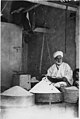 Marchand de couscous à Fès, 1916.