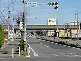 県道41号線をオーバークロスする寺津高架橋（2022年）