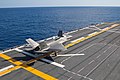 日本出雲號護衛艦(DDH-183）供美國海軍陸戰隊航空兵的F-35閃電II戰鬥機進行滑行起飛，攝於2021年10月