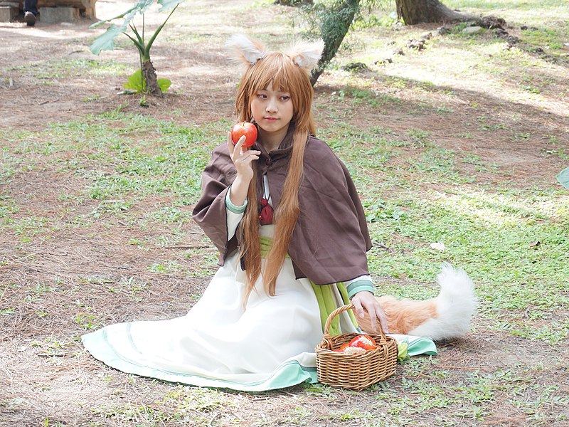 File:Yeyike as Holo, Spice and Wolf at GJ24 20210109f.jpg