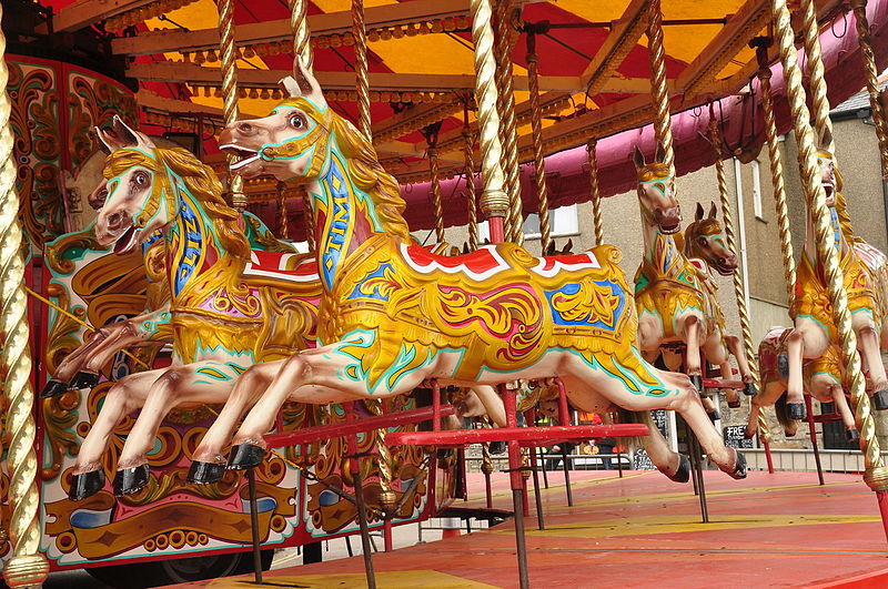 File:Carousel near Penzance harbour (7379).jpg