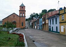 Parque princial de La Belleza y de la Iglesia Sagrado Corazon, Santander, Colombia.jpg