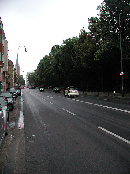 File:Koeln-C-Roonstr-Rathenau-Platz.jpg