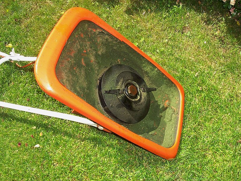 File:Hover-mower.jpg