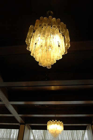 File:Lustre no Hotel Ca'd'Oro (4160782925).jpg