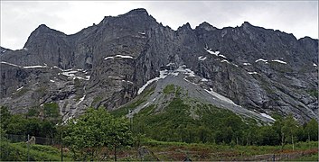 Troll Wall - Norway - panoramio.jpg