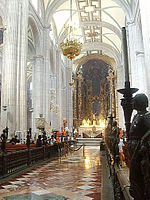 Нава катедрального собору в Мехіко