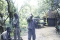 PAIGC recruta aprendendo a atirar, Ziguinchor, Senegal, 1973