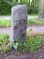 Nordwestseite des Grenzsteines an der Bergstedter Chaussee This is a photograph of an architectural monument. It is on the list of cultural monuments of Hamburg, no. 500.