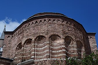 Byzantine brick meander on the facade of the Church of the Thetokos tou Libos of Constantine Lips, currently the Fenari Isa Mosque, Istanbul, unknown architect, 907, refounded in 1287[9]