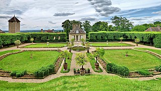 Jallerange, les jardins du château.jpg