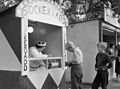 Vente de barbe à papa en 1957.