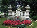 Monumento a Emilia Pardo Bazán por Lorenzo Coullaut Valera