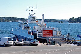 Dalarö brygge med ferja til Ornö/Hässelmara.