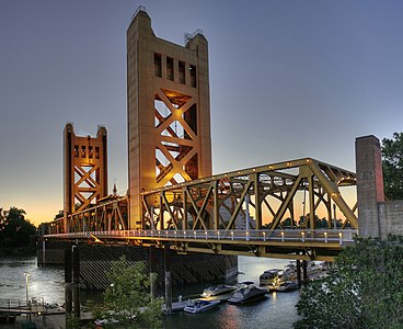 Tower Bridge, by Phreakdigital (edited by Fir0002)