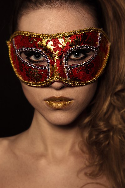 File:Mysterious woman with a gold mask.jpg