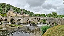 Le pont coudé (vue aval).