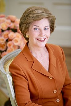 Oficiálny portrét prvej dámy Laury Bush, darovaný Bielemu domu